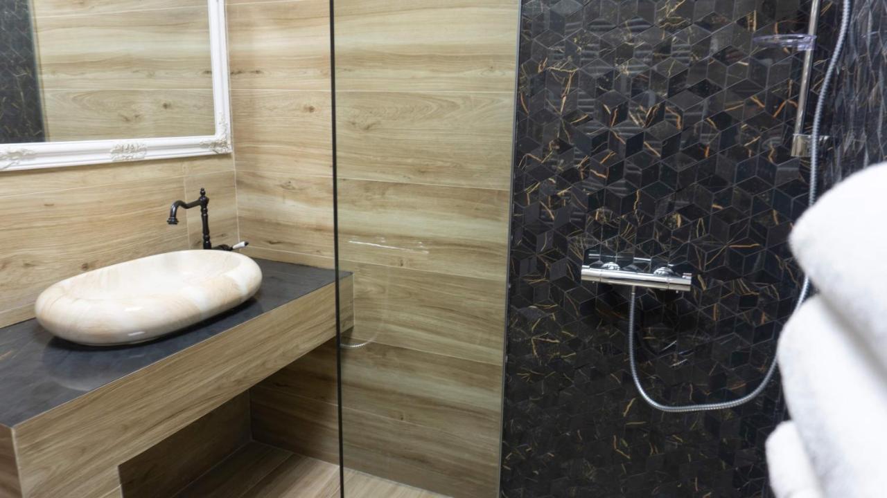 M Rooms ブカレスト エクステリア 写真